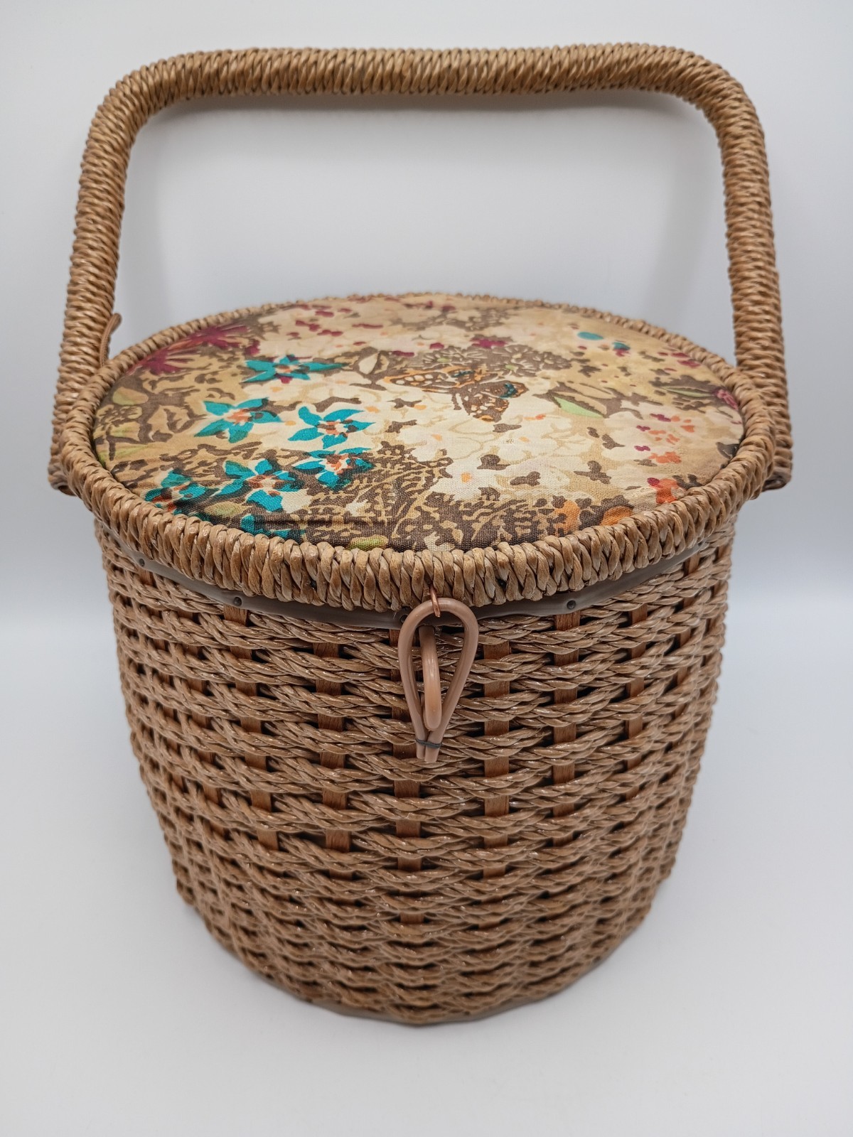 Vtg Round Wicker Sewing Basket Tall Floral Cover & Interior Lid Pin Cushion