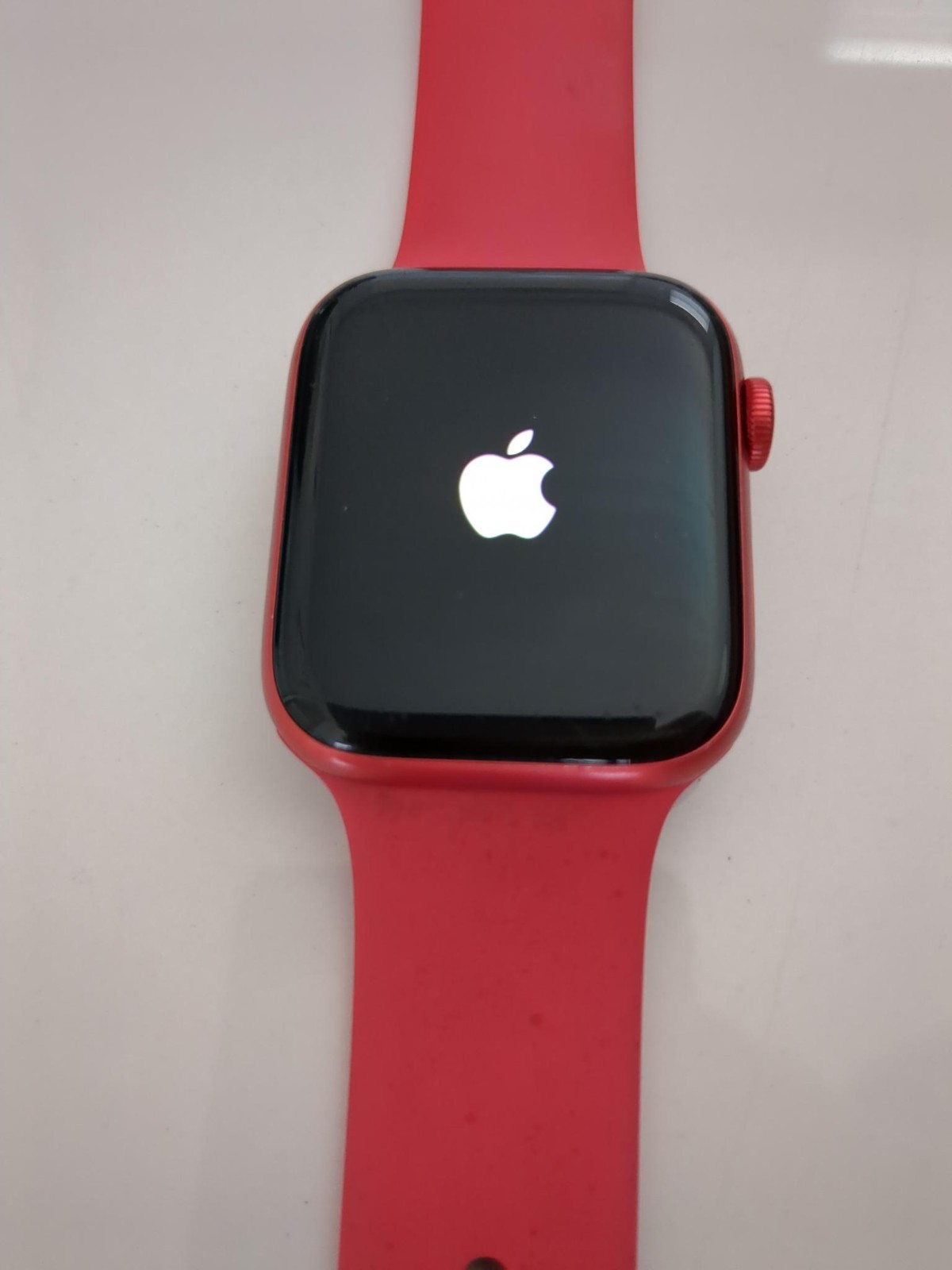 Apple Watch Series 6 44mm GPS + WiFi + Bluetooth Smartwatch - Red