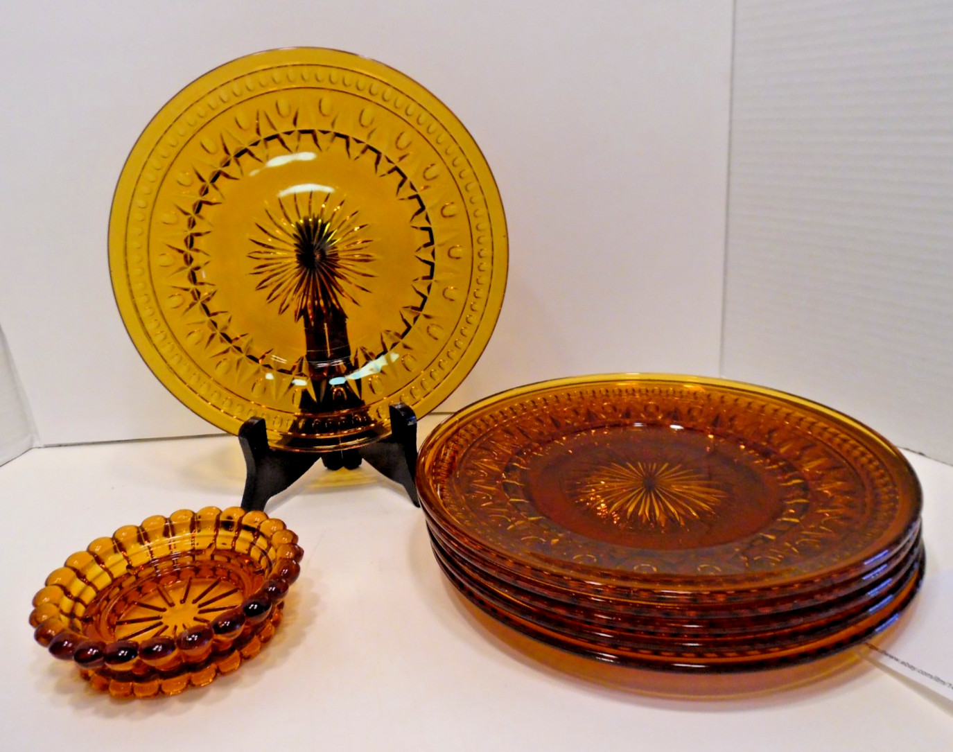 VTG 6 Amber Glass Plates & 1Pillar Candle Holder  Indiana Glass, Park Lane Colle