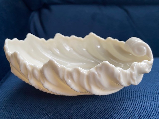 Vintage Lenox Ivory Porcelain Bowl Acanthus Leaf Shell Trinket Dish EUC