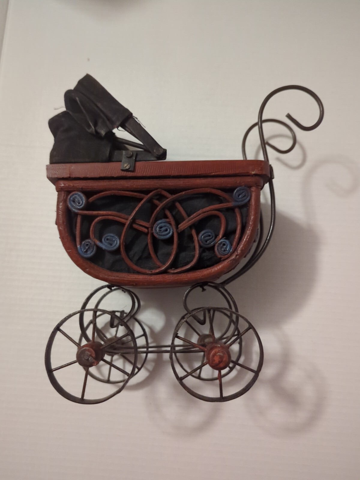 Vintage Victorian Style Wicker Doll Carriage/ Stroller 