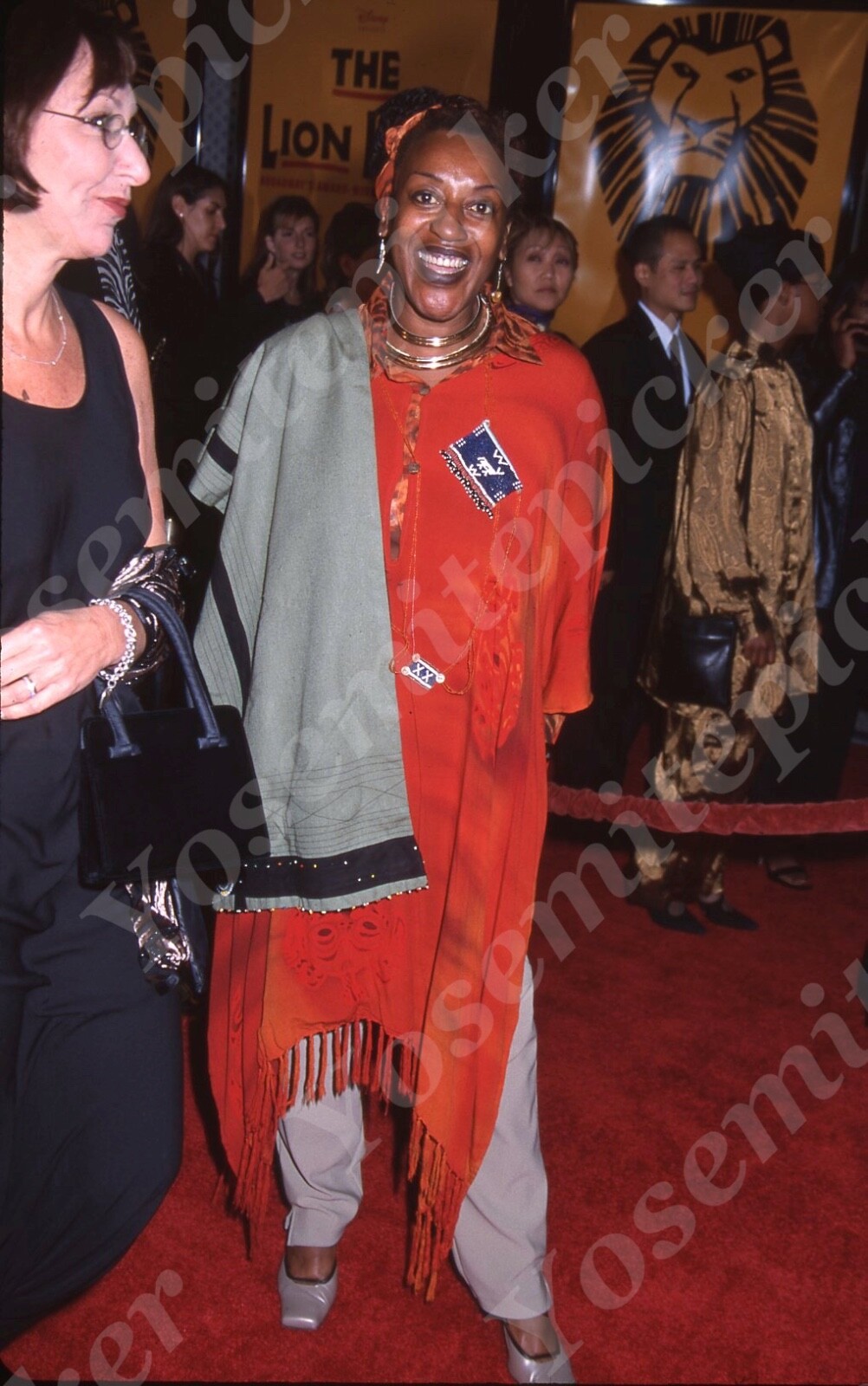 Sl88 35mm Slide Celebrity  2000 CCH Pounder  Hollywood Lion King 007a