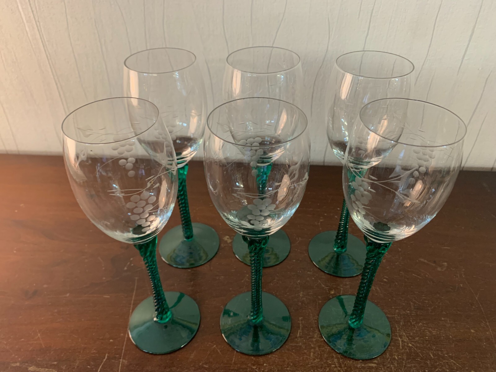 6 Engraved Glass Wine Glasses (Lot Price)