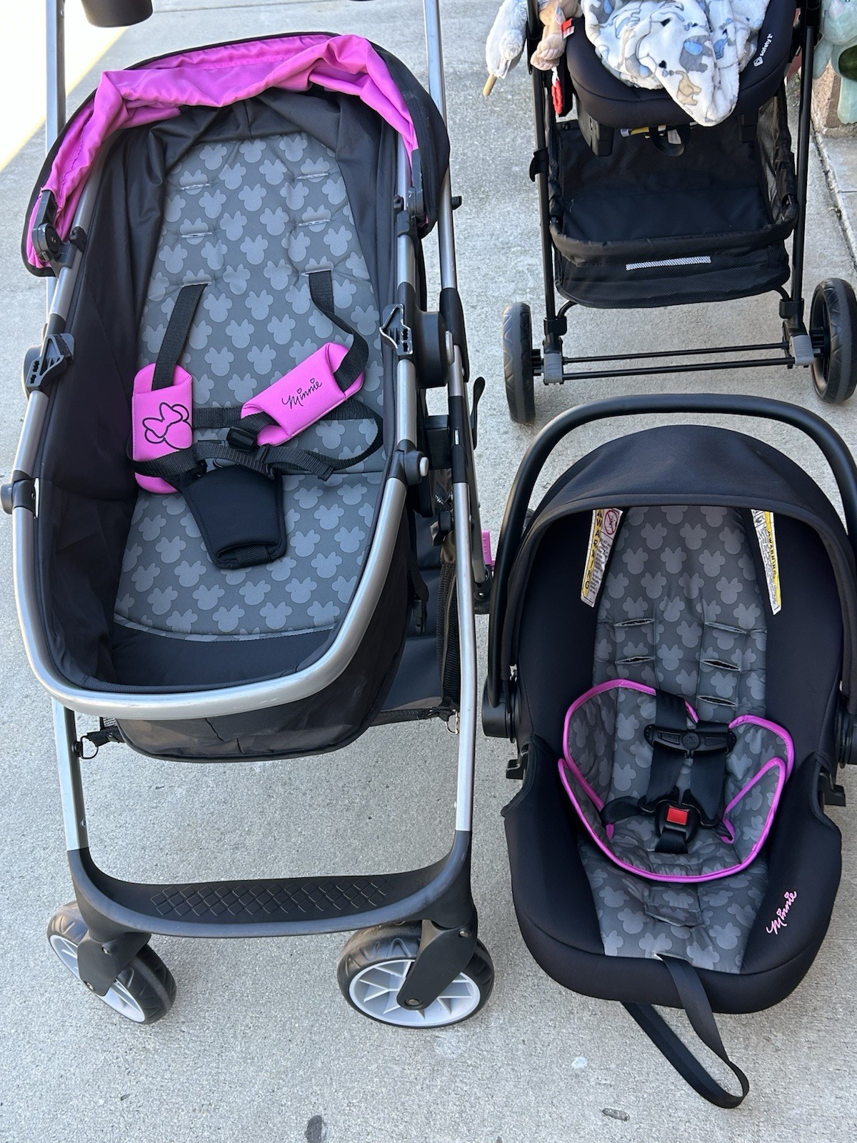 Minnie Mouse Car seat 