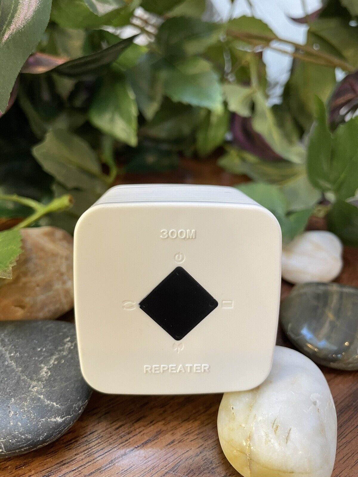 300mbps Wifi Repeater Signal Booster #300U ~ Range 6500 Sq ft Coverage