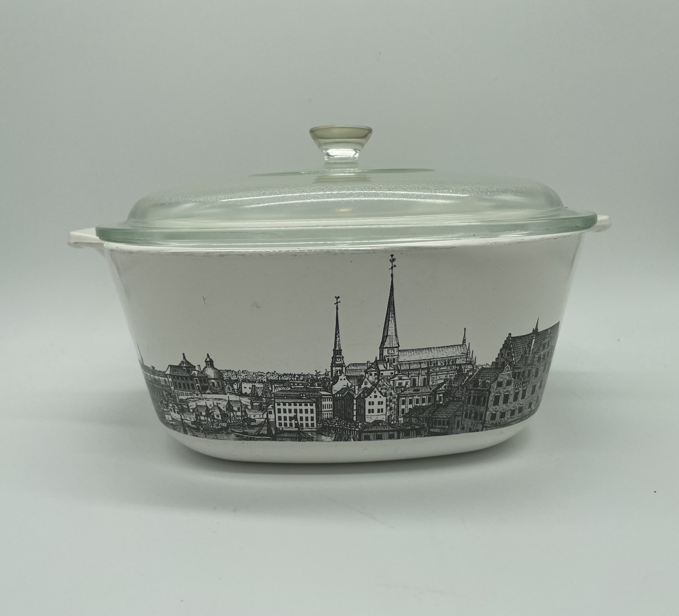 Limited-edition Renaissance Cityscape Corning Ware 2 1/2 QT Casserole Dish Rare