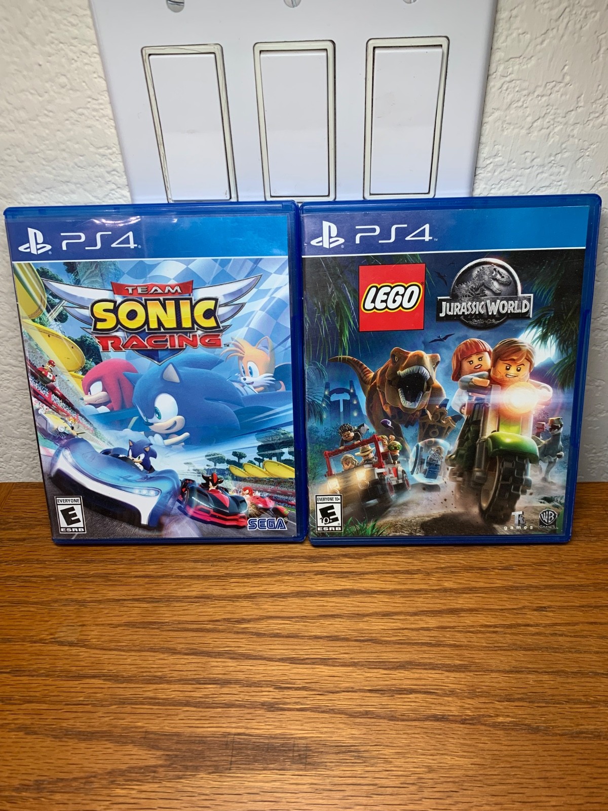 PS4 - 2 game Lot- LEGO Jurassic World - Team Sonic Racing (Very Good Condition)