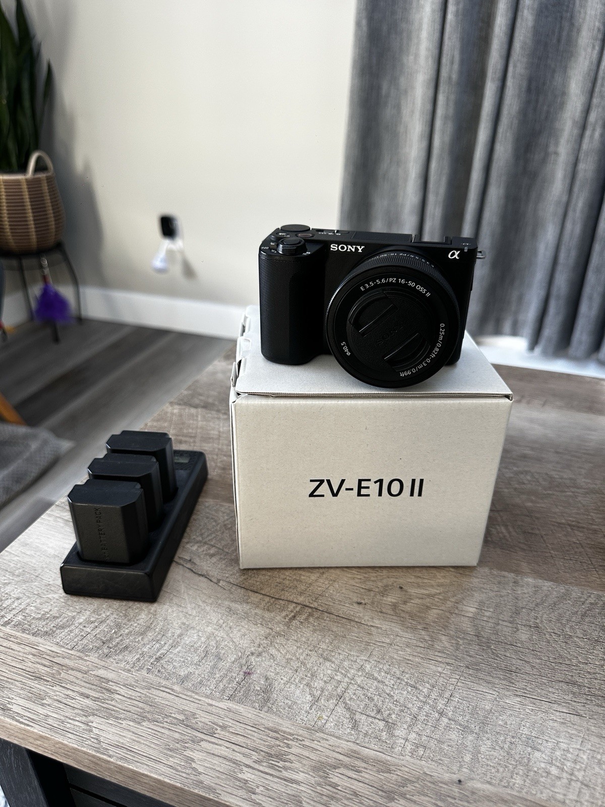 Sony ZV-E10 II w/ 16-50mm kit lens  + battery’s  