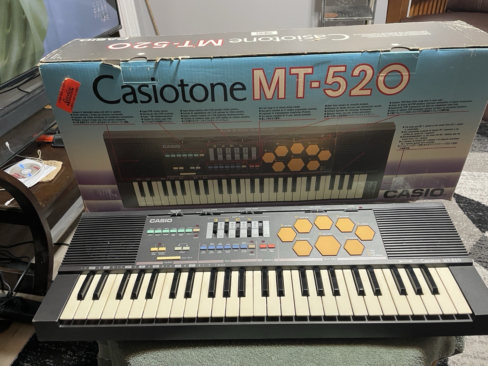 Casio Casiotone MT-520 Synthesizer Electronic Keyboard Japan WORKS NEEDS CORD