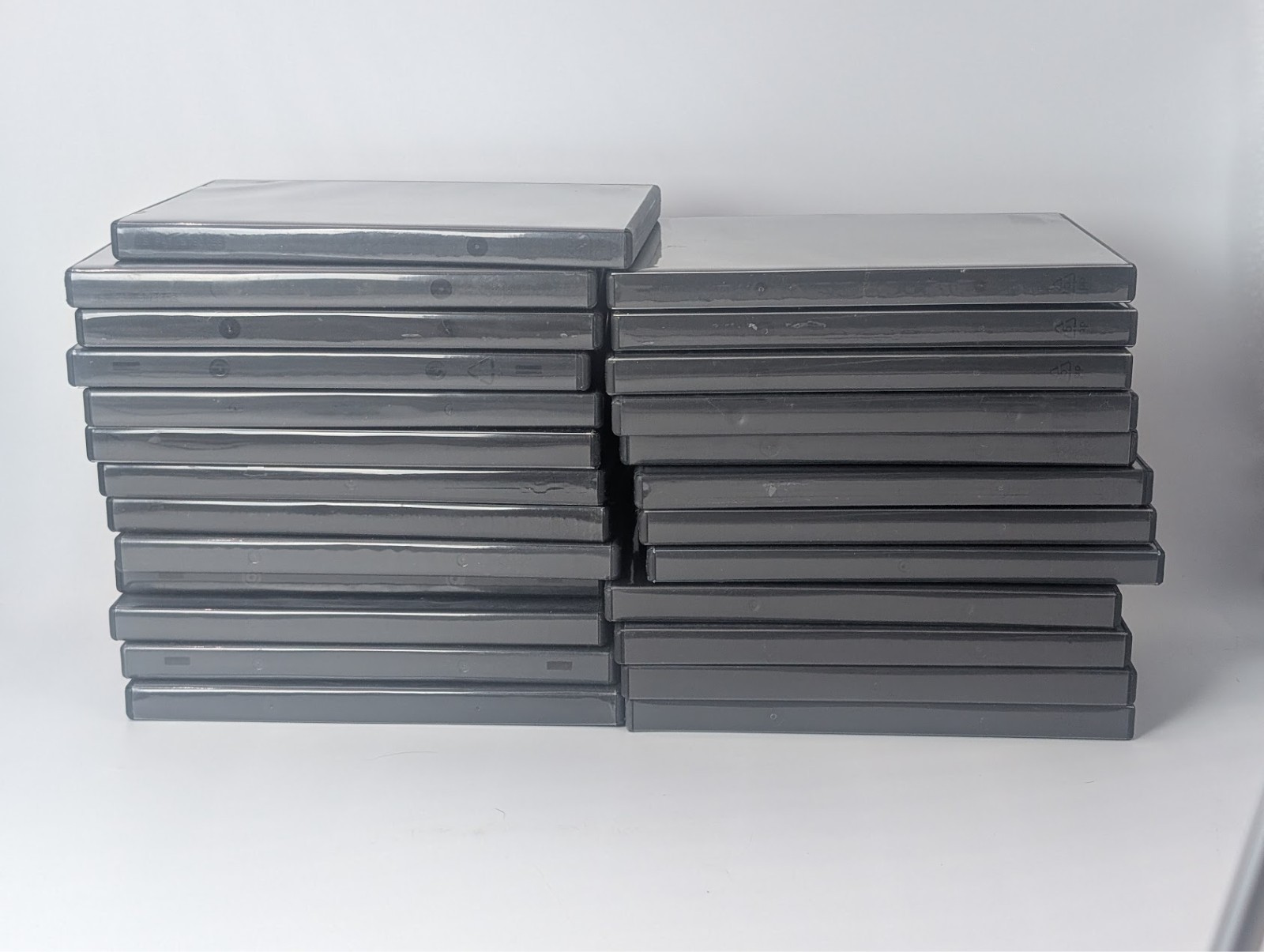 Lot of 25 USED EMPTY BLACK DVD Cases Standard - Great Quality