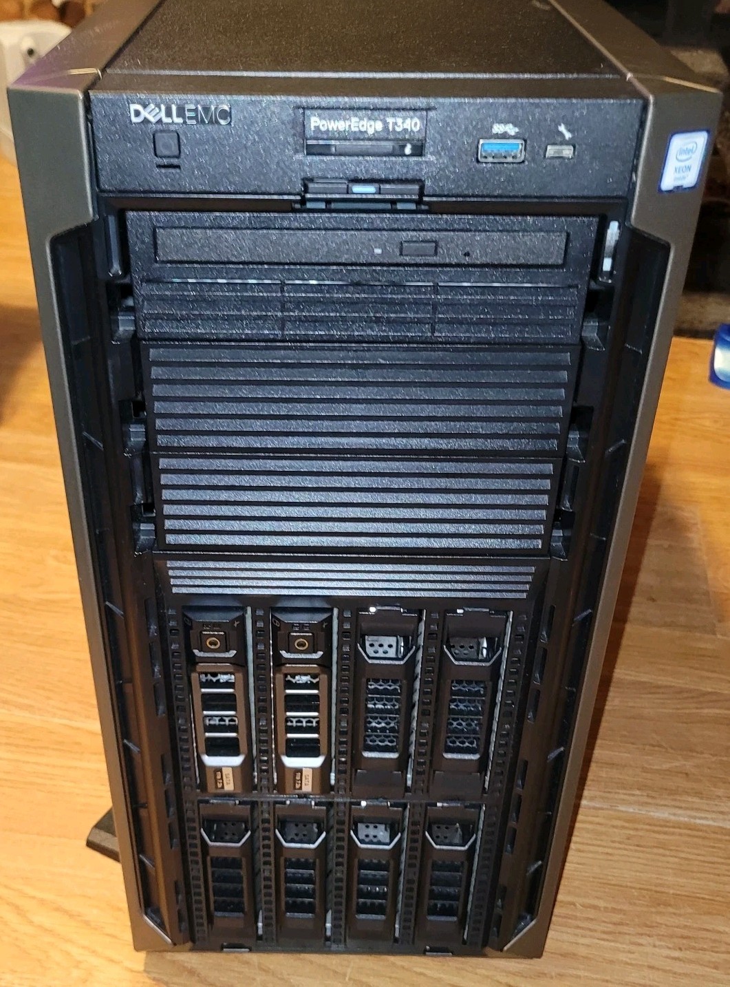 Dell EMC PowerEdge T340 Server - 8 Bays, XEON, 16gb Ram, 2x1TB HDD, 2x495w