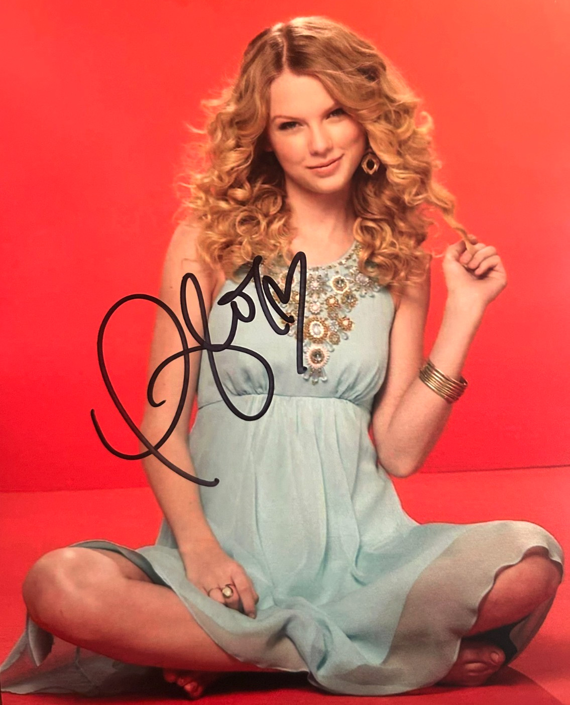TAYLOR SWIFT  Signed Original 8x10" Authentic REAL Autograph