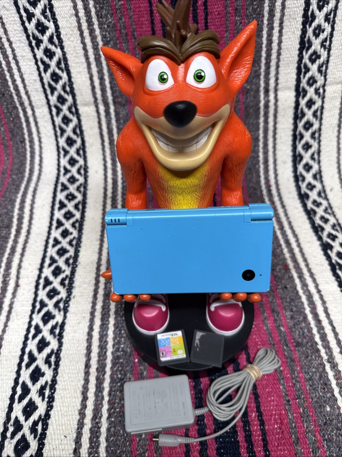 Nintendo DSI Handheld System Light Blue With OEM Charger  +2 Games - Tested