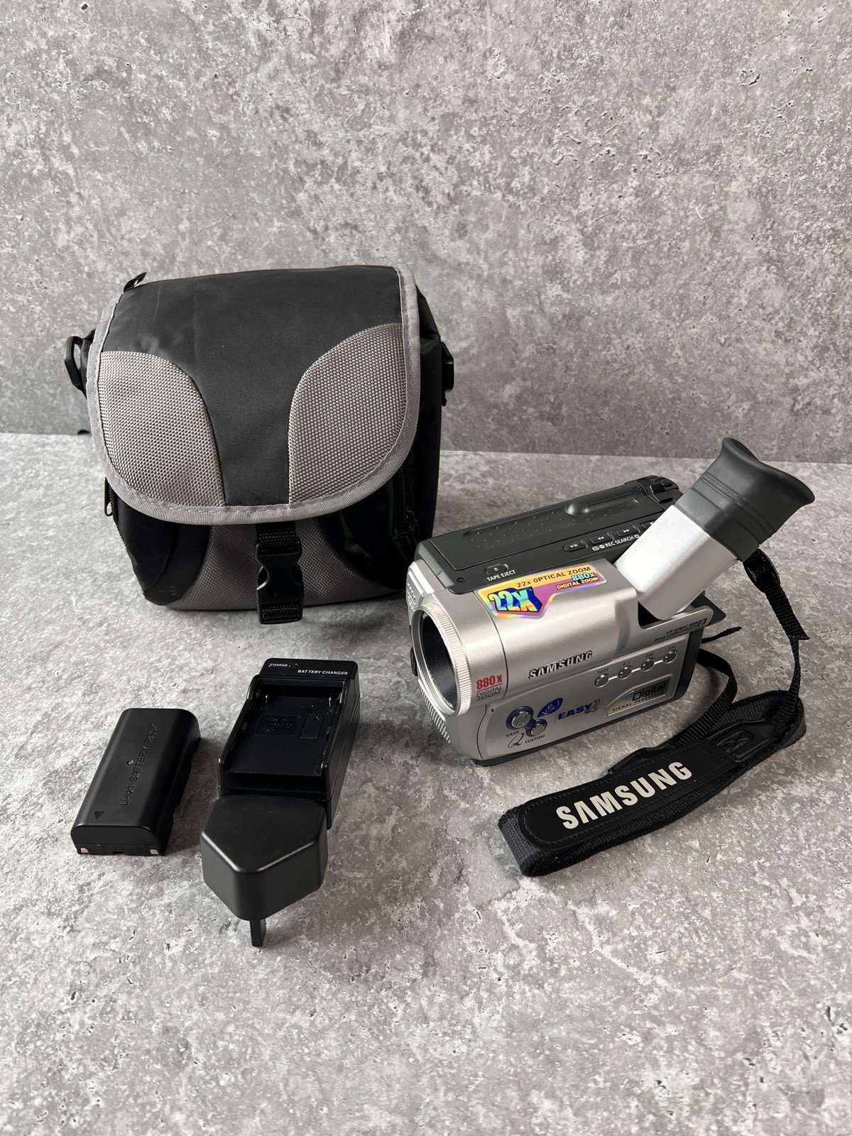 Samsung VP-W80U 8mm Camcorder Video Camera Tape Handycam Analog Vintage PAL VCR