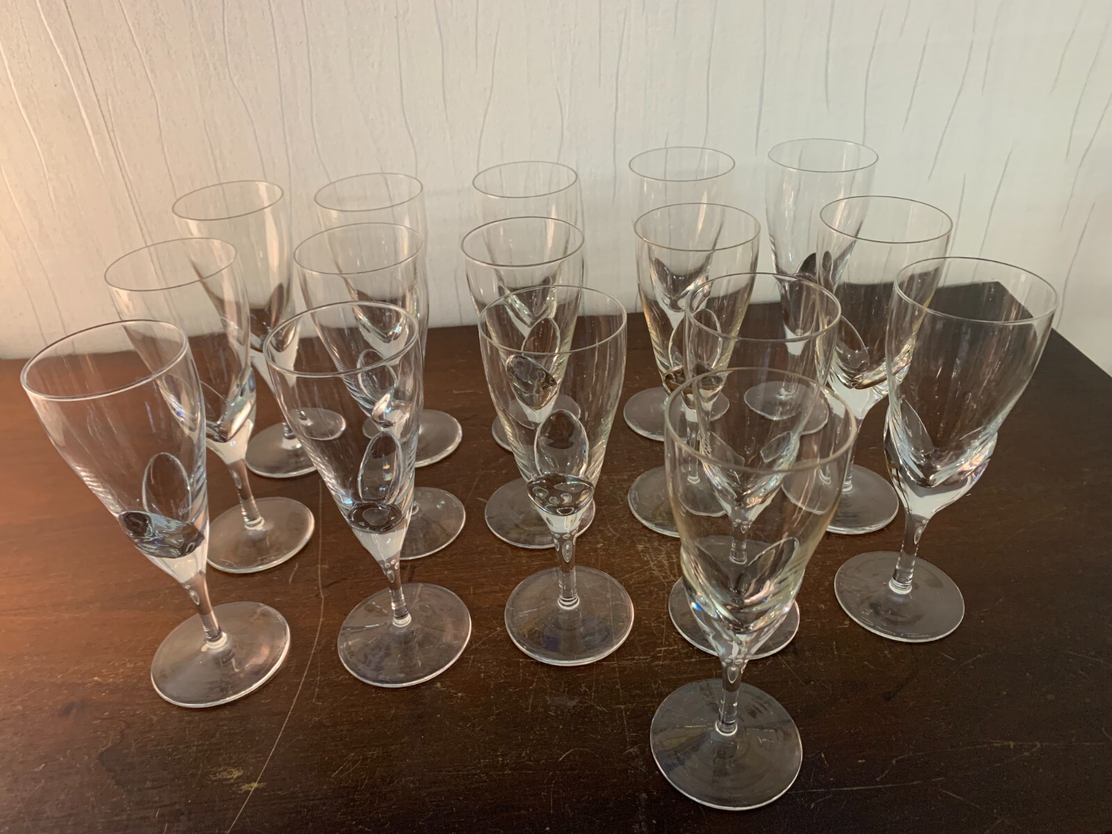 12 Red Wine Glasses Corolles Model in Daum Crystal (Price per Unit)