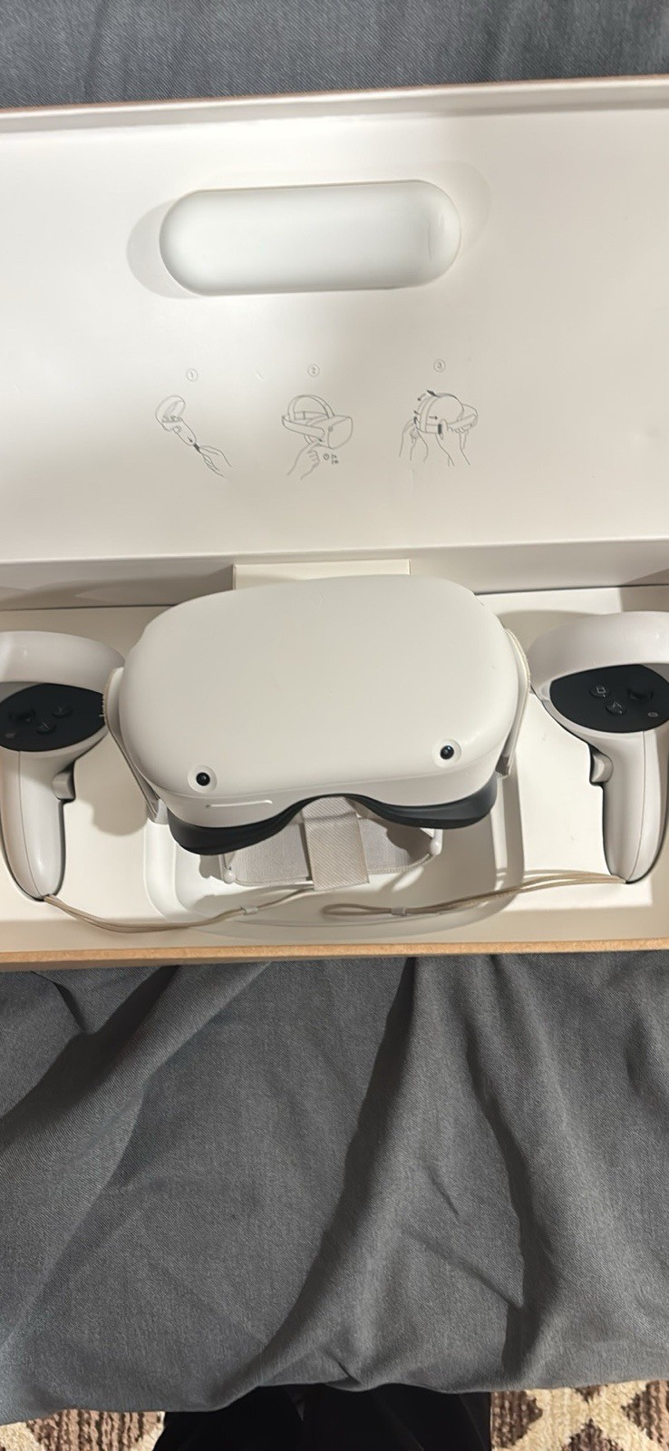 Meta Quest 2 Standalone VR Headset White Plastic with Controllers