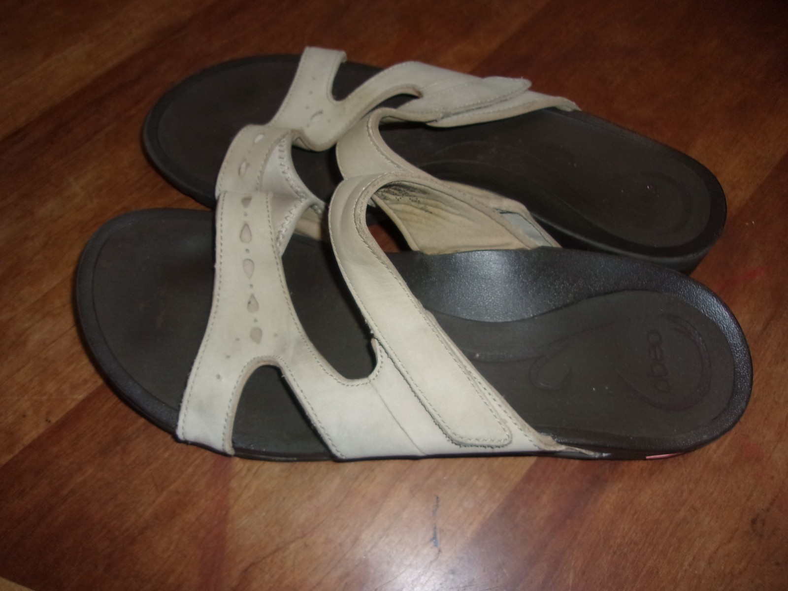 Abeo Amber Slides Sandals  beige leather Size US 9 brown Footbed