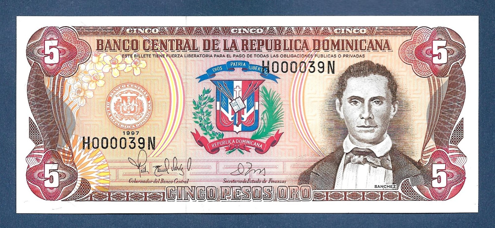 (DN) Dominican Republic 5 Pesos Oro 1997 Low Number P-152b UNC