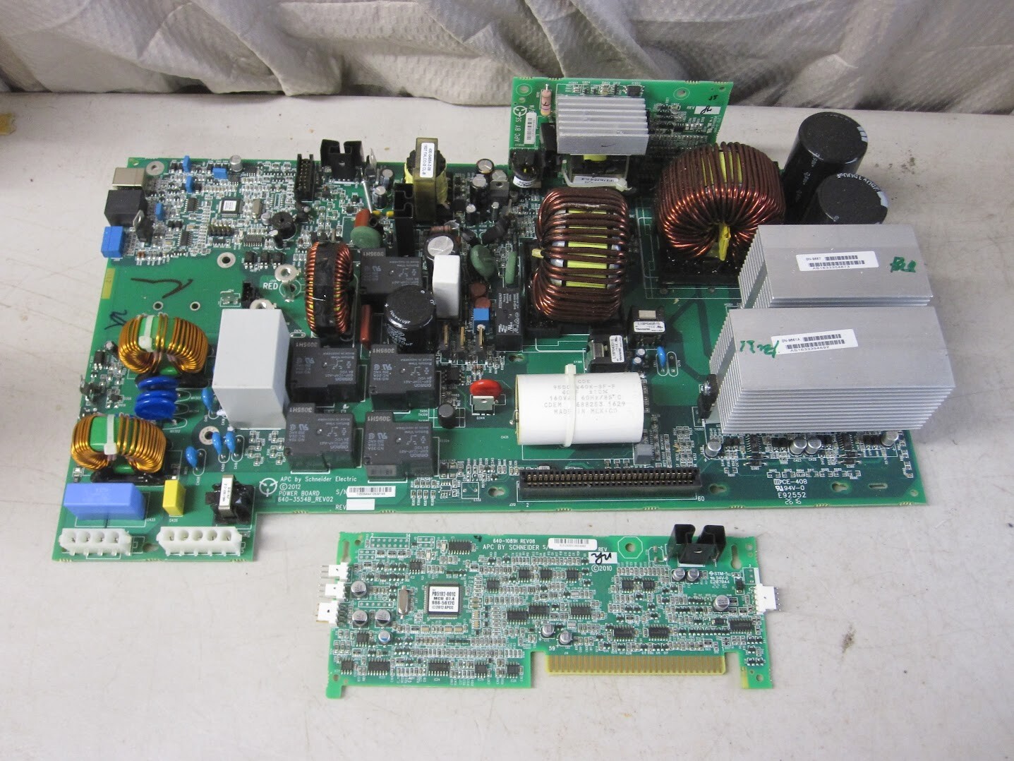 APC SMX2000RMLV2UNC 640-3554B Rev 02 Power Board & 640-1081H Control Board