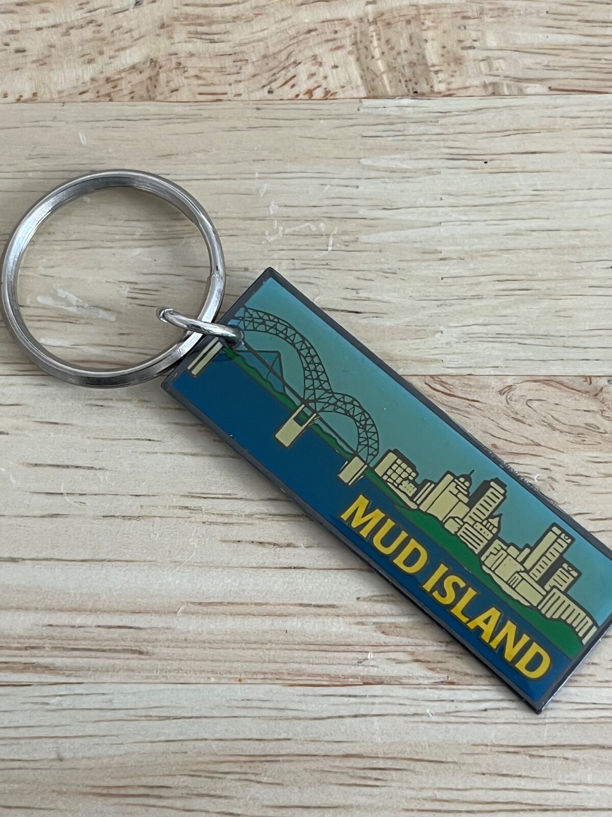VTG Mid Island Memphis Tennessee Travel Souvenir Keychain Key Chain FOB Metal