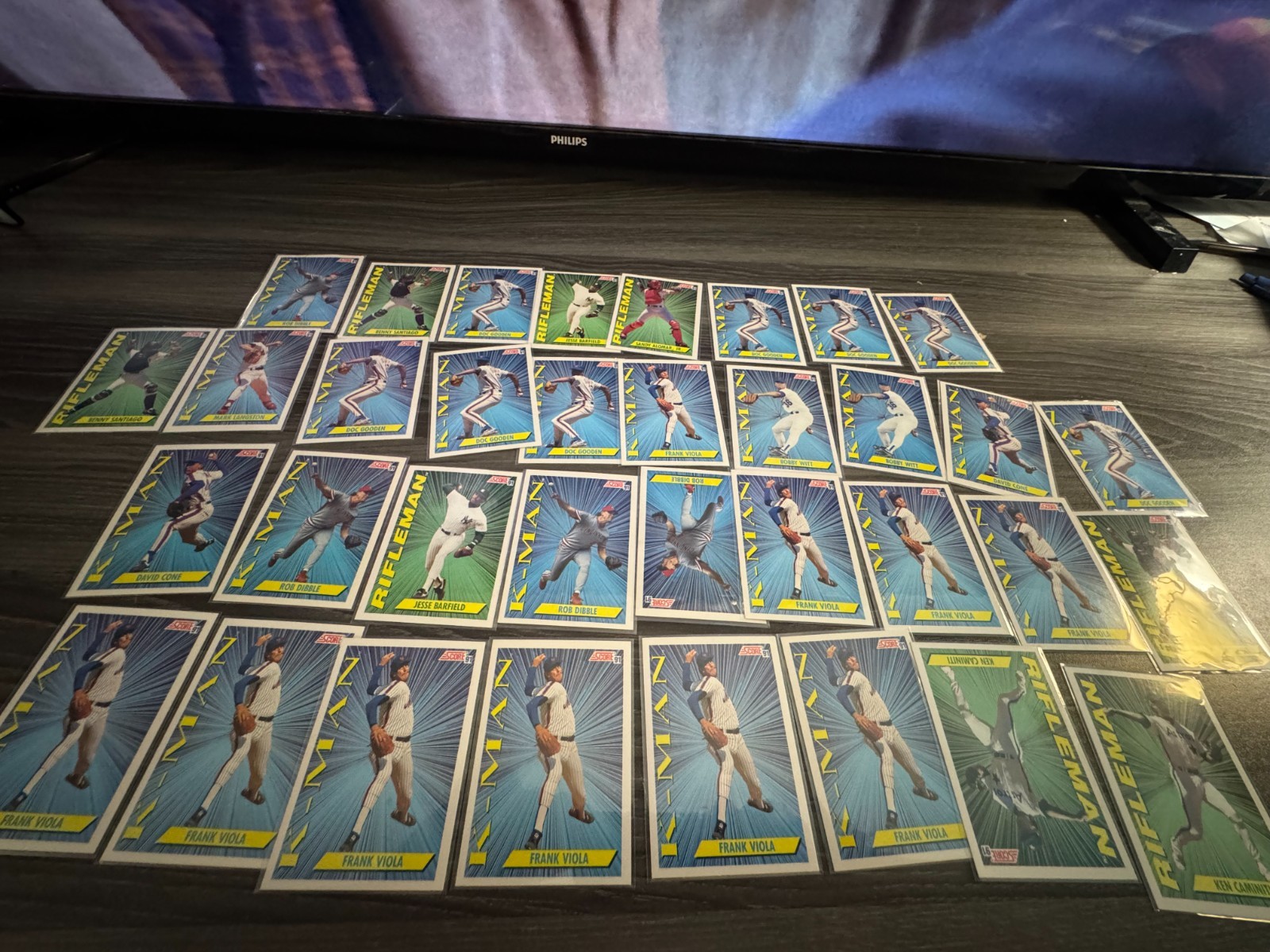 Lot of Vintage Baseball Cards(325