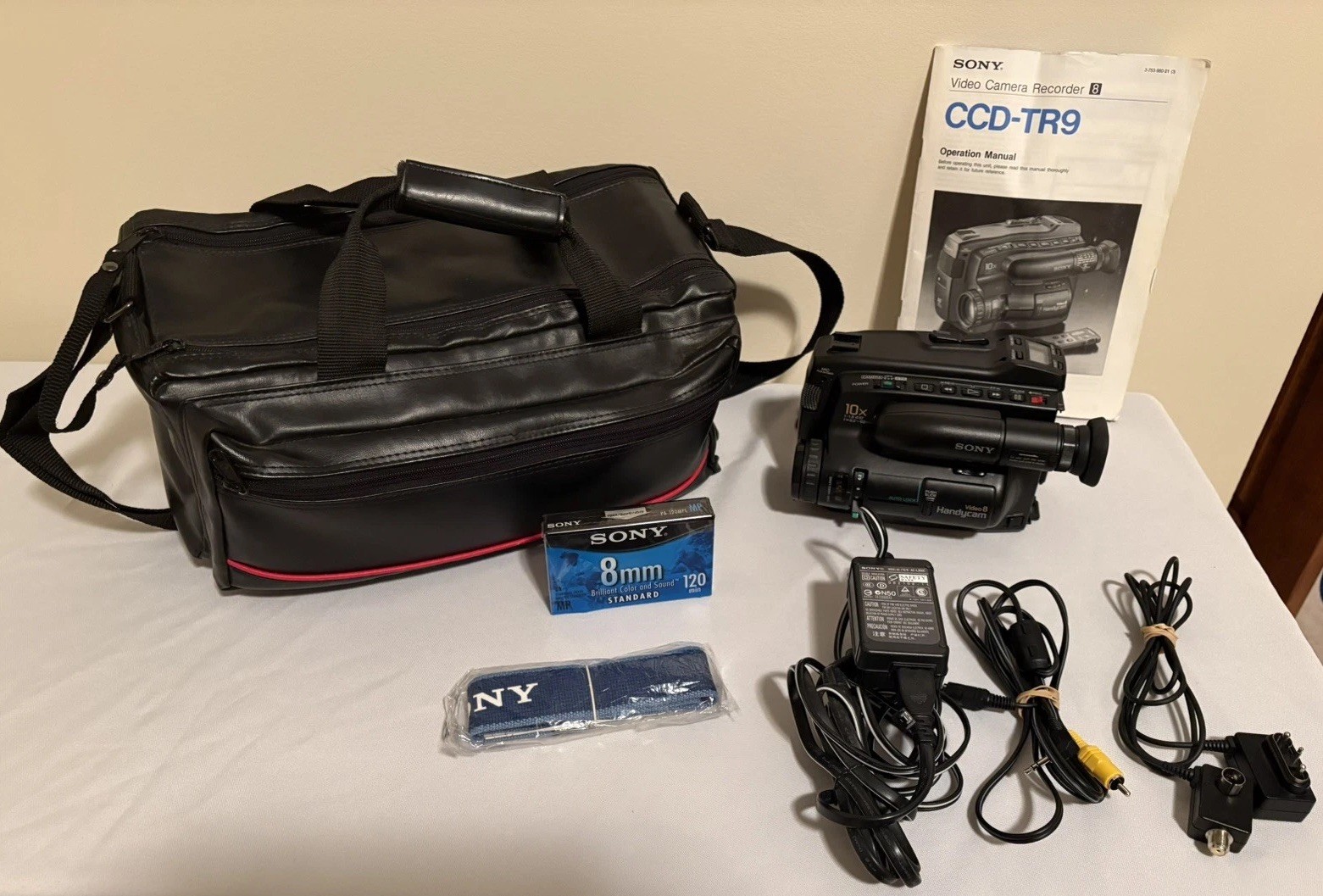 Sony Handycam CCD-TR9 Video8 Camcorder Lot No Charger/Battery Manual, Case, etc