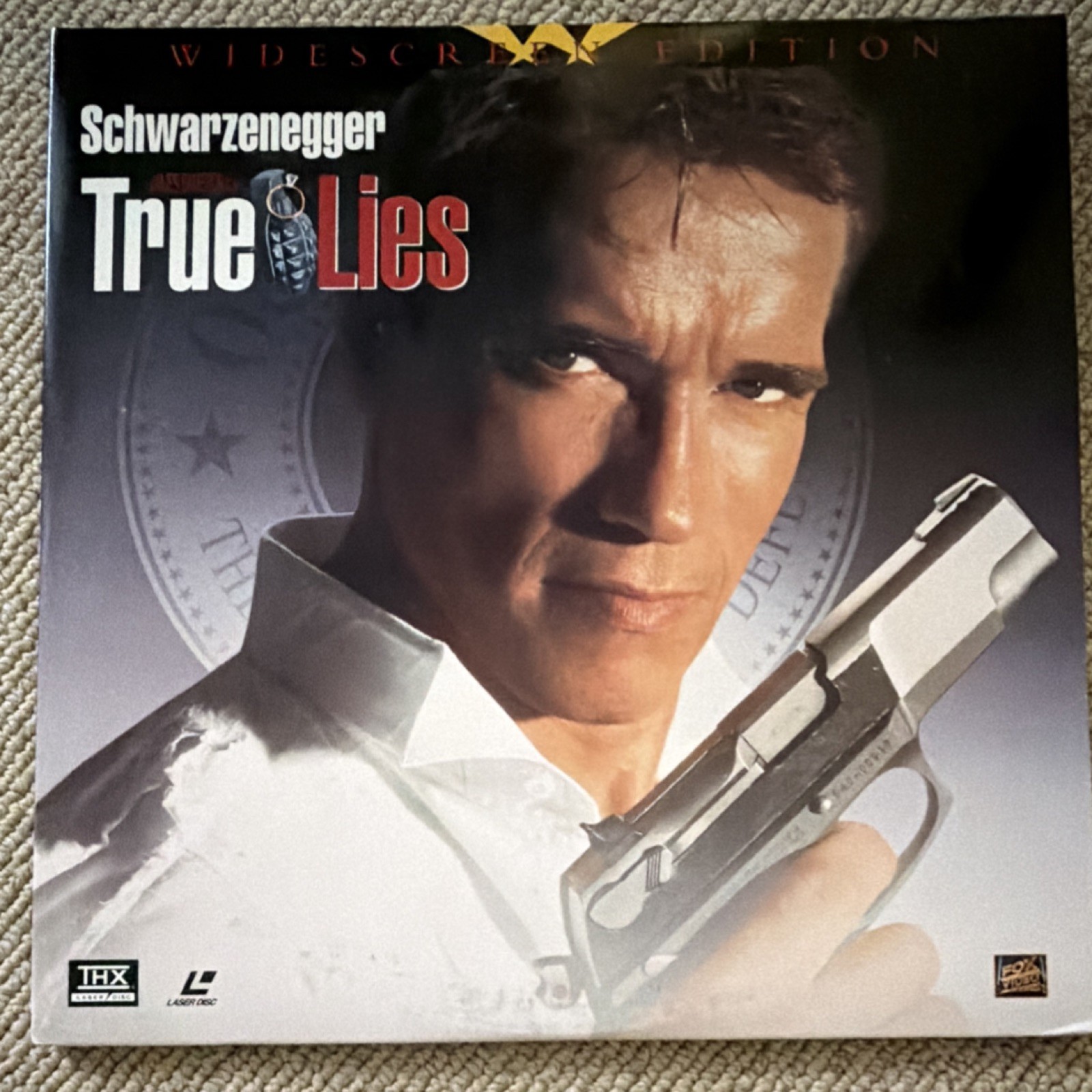 True Lies LaserDisc Widescreen Edition THX Arnold Schwarzenegger 1994