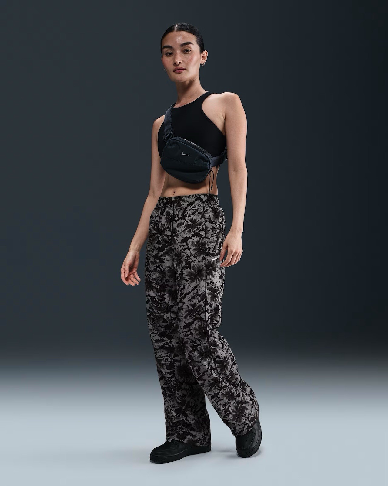 Nike Windrunner UV Protection Mid-Rise Woven Printed Pants HM7286-010 Size XS