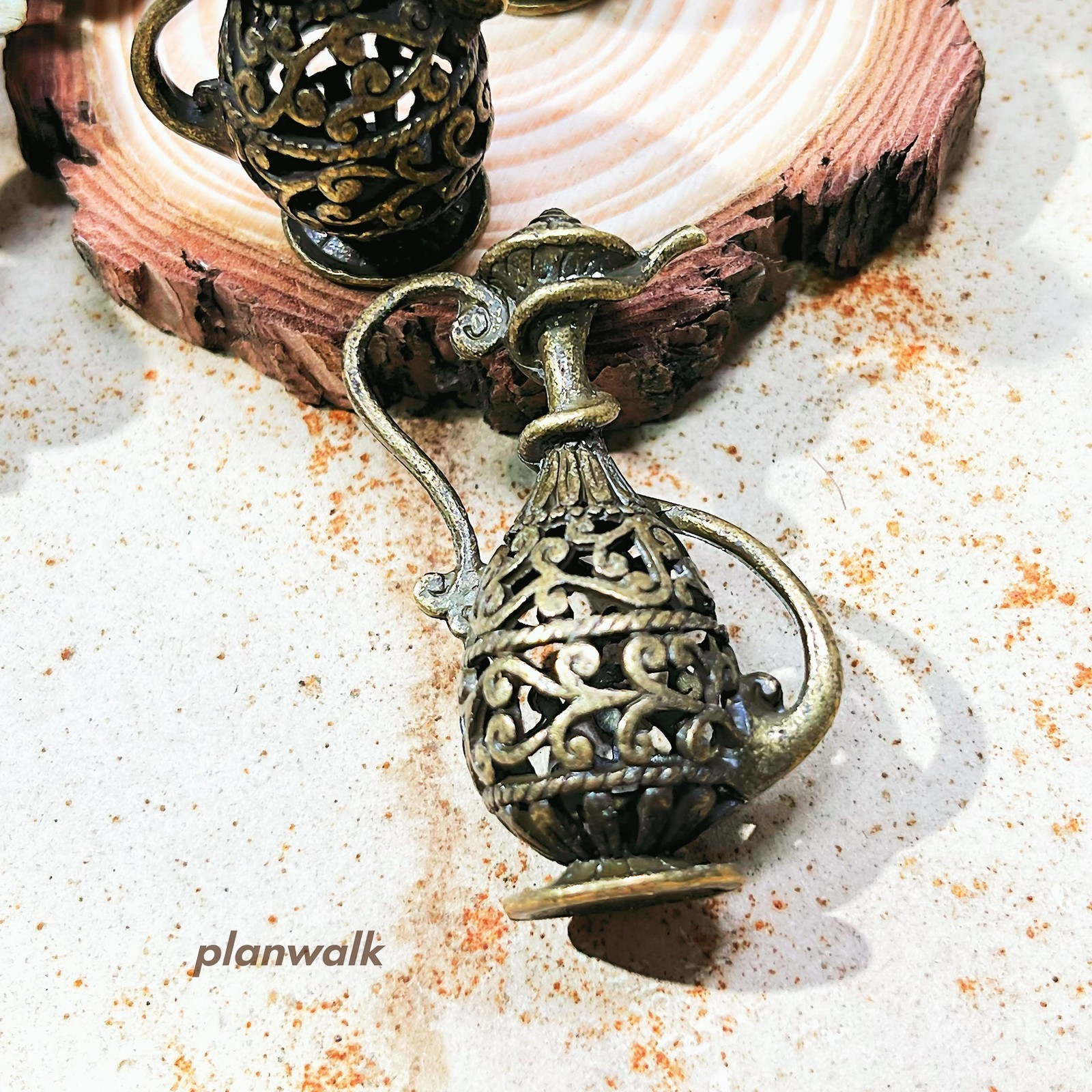 2PC 1:6 Doll House Miniatures Vintage Wine Bottle Hollow Carved  Accessories