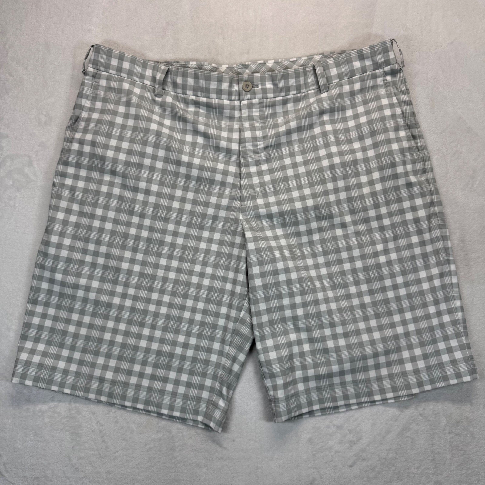 Nike Golf Dri-FIT Shorts Gray Plaid Lightweight Size 40 READ