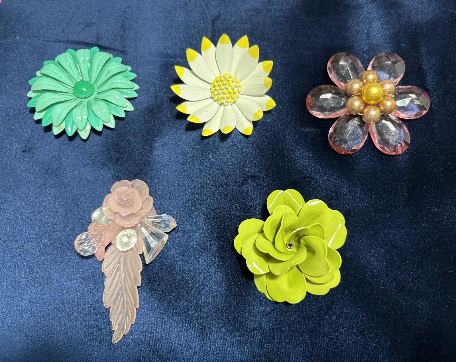 Lot of Vintage Brooches