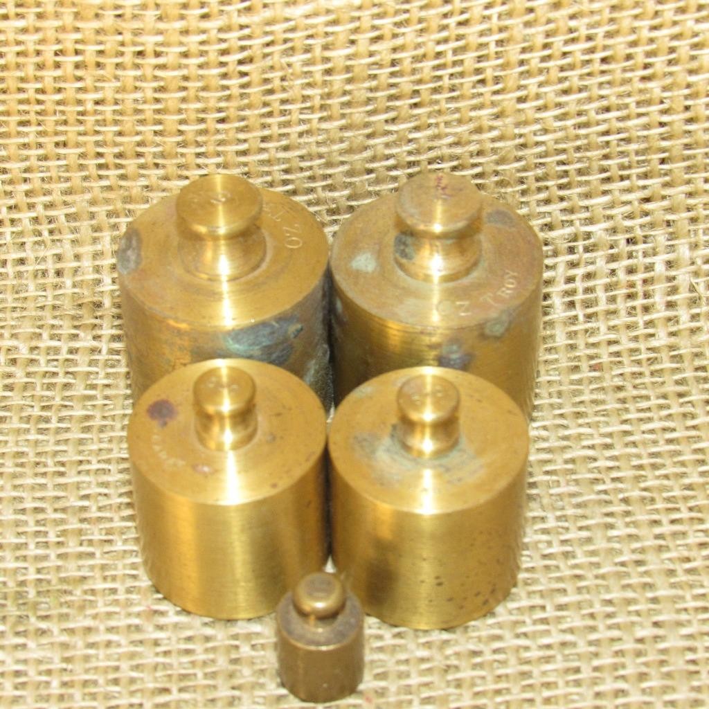 SOLID BRASS SCALE WEIGHTS ~ 2 5 oz. Troy / 2 500 M. Carat / 1 10 gram ~ 5 Pieces