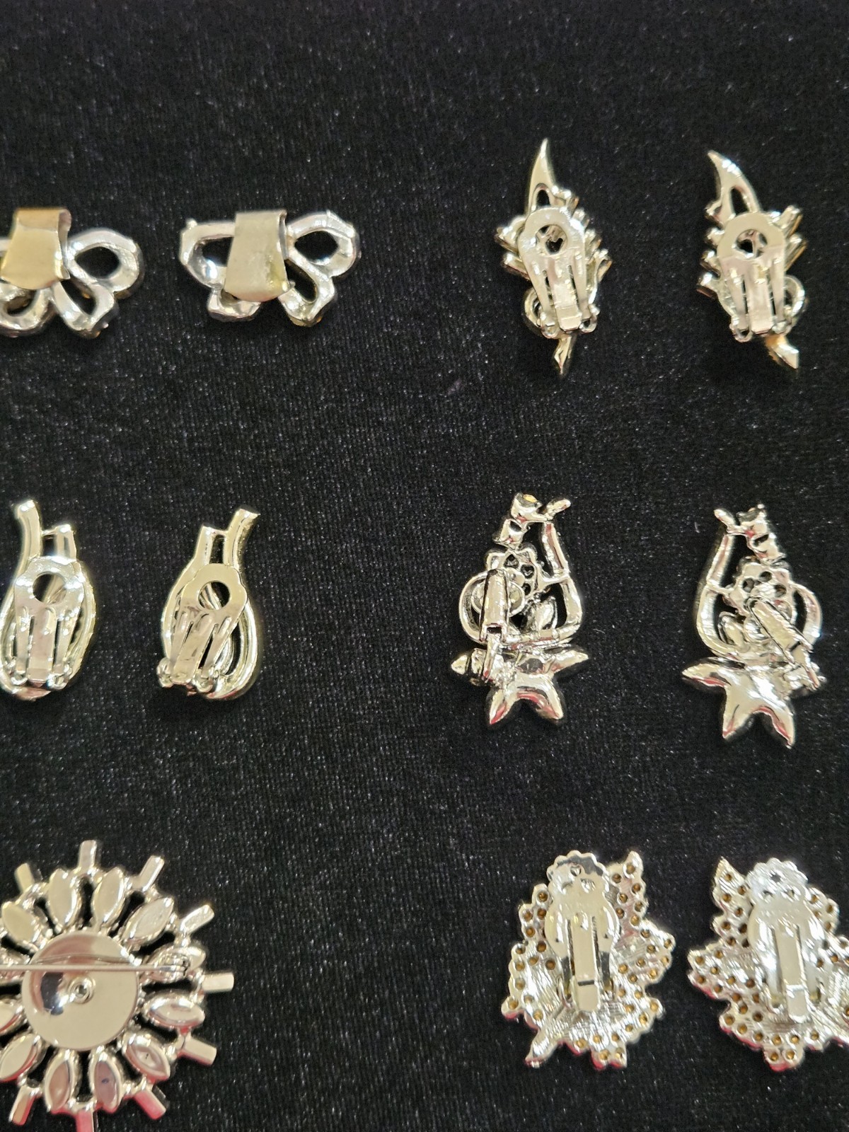 VTG Rhinestone Clip On Earring Lot Of 5 Plus 1 Brooch Silver Tone Unmarked