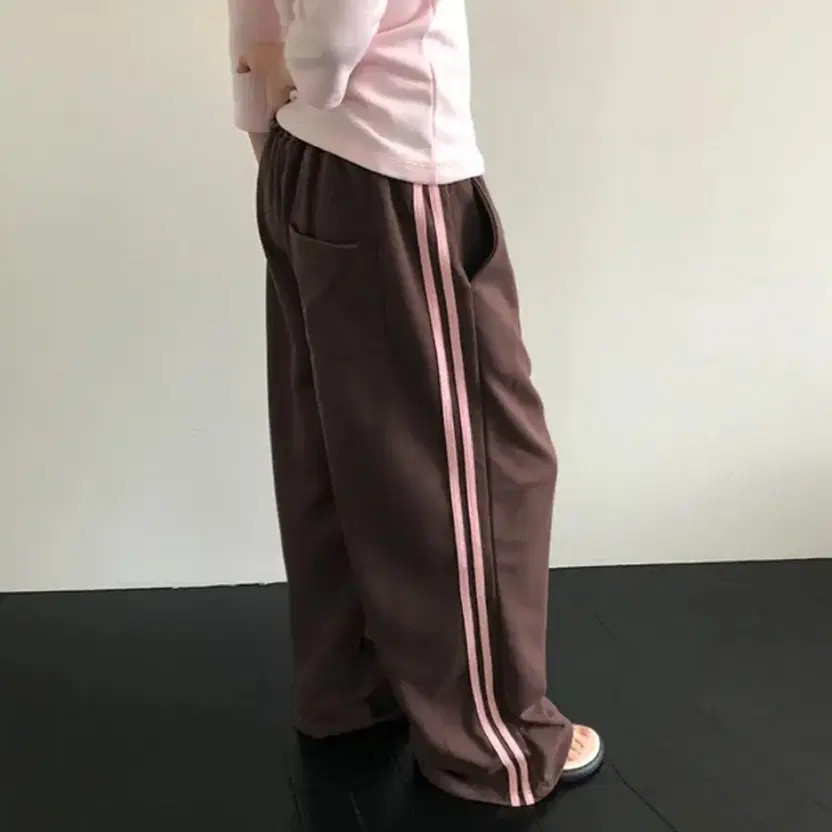 Ablely Pink Line Training Pants