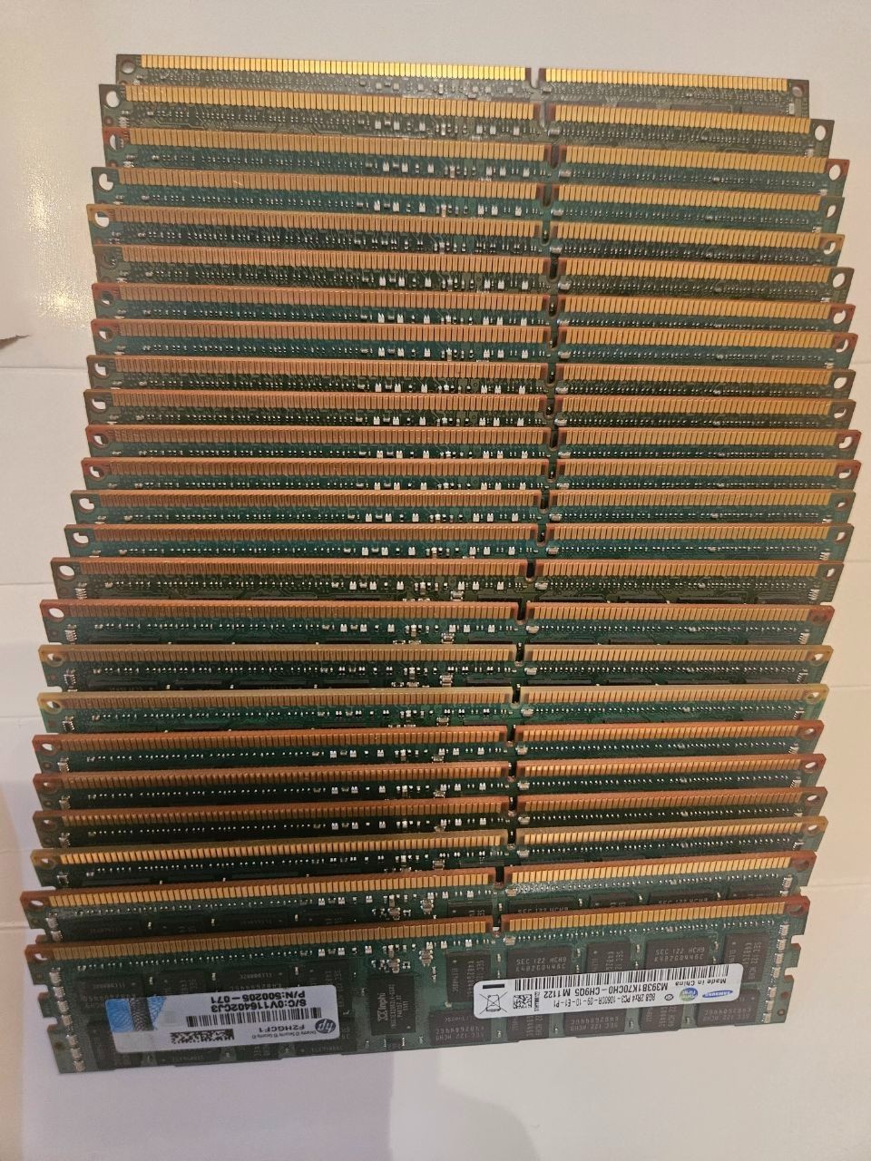 Lot of 24 500205-071 HP 8GB (1X8GB) 2Rx4 PC3-10600R-09-10-E1-P1 MEMORY