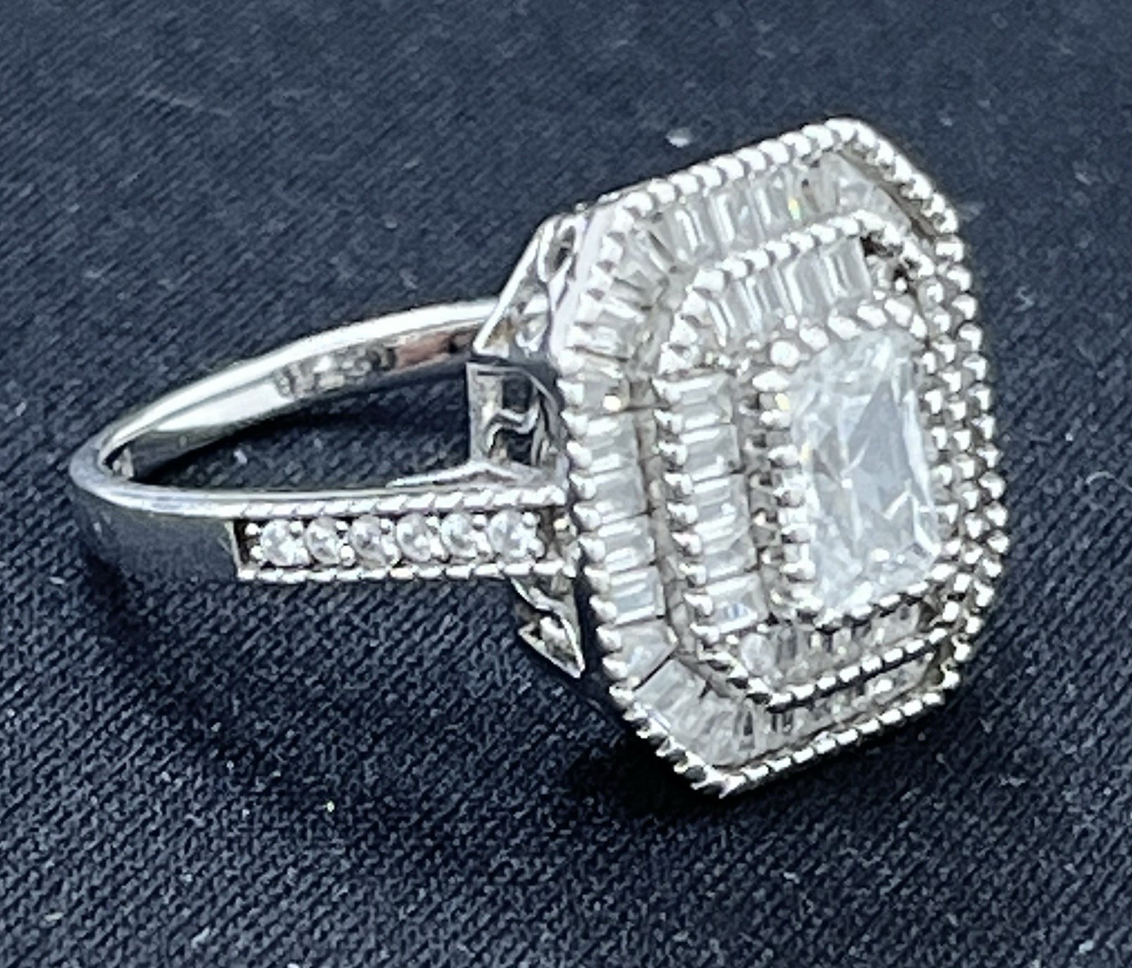 925 Sterling Silver Ring Size 8