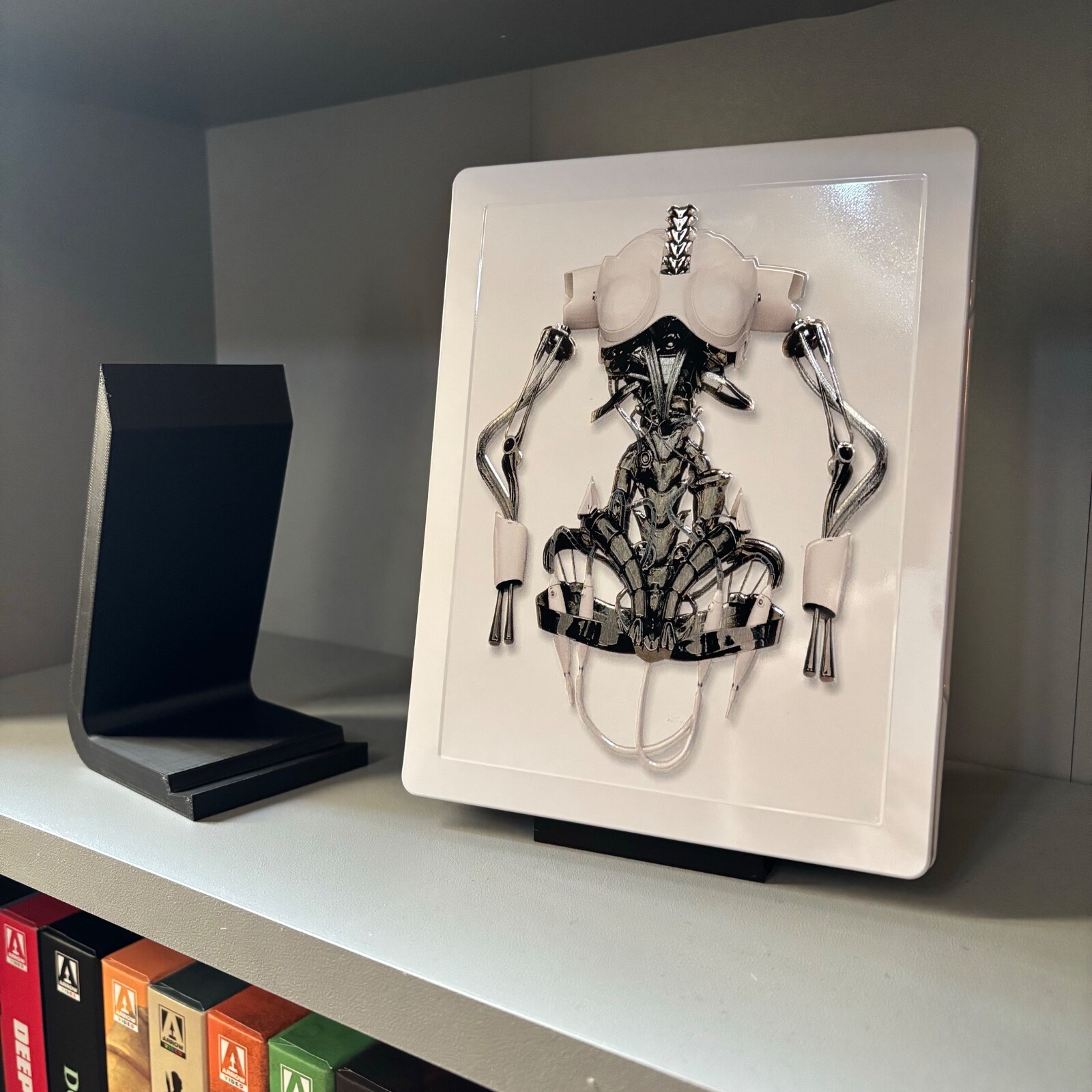 TWIN PACK Steelbook Blu-ray 4K Display Stand Manta Lab Premium Arrow Royal Mail