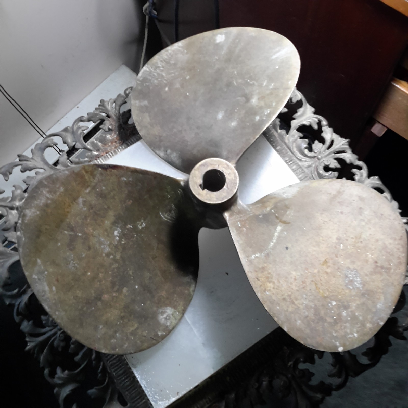 VINTAGE Columbian  Brass 3 Blade Boat Propeller  D14 P10