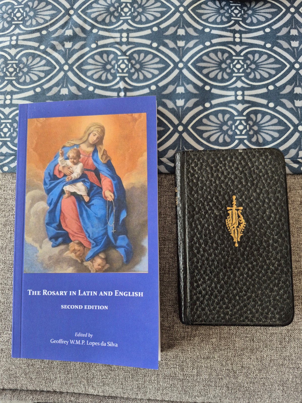 The Catholics Guide A Manual Of Devotions / Rosary in Latin & English 2nd Ed Lot