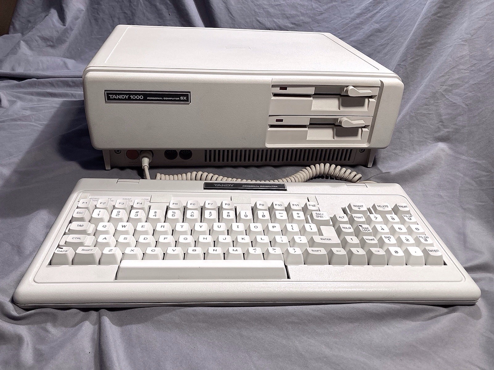 TANDY 1000 SX Vintage COMPUTER, Keyboard, Cover, 256K RAM, Modem- TESTED/WORKING