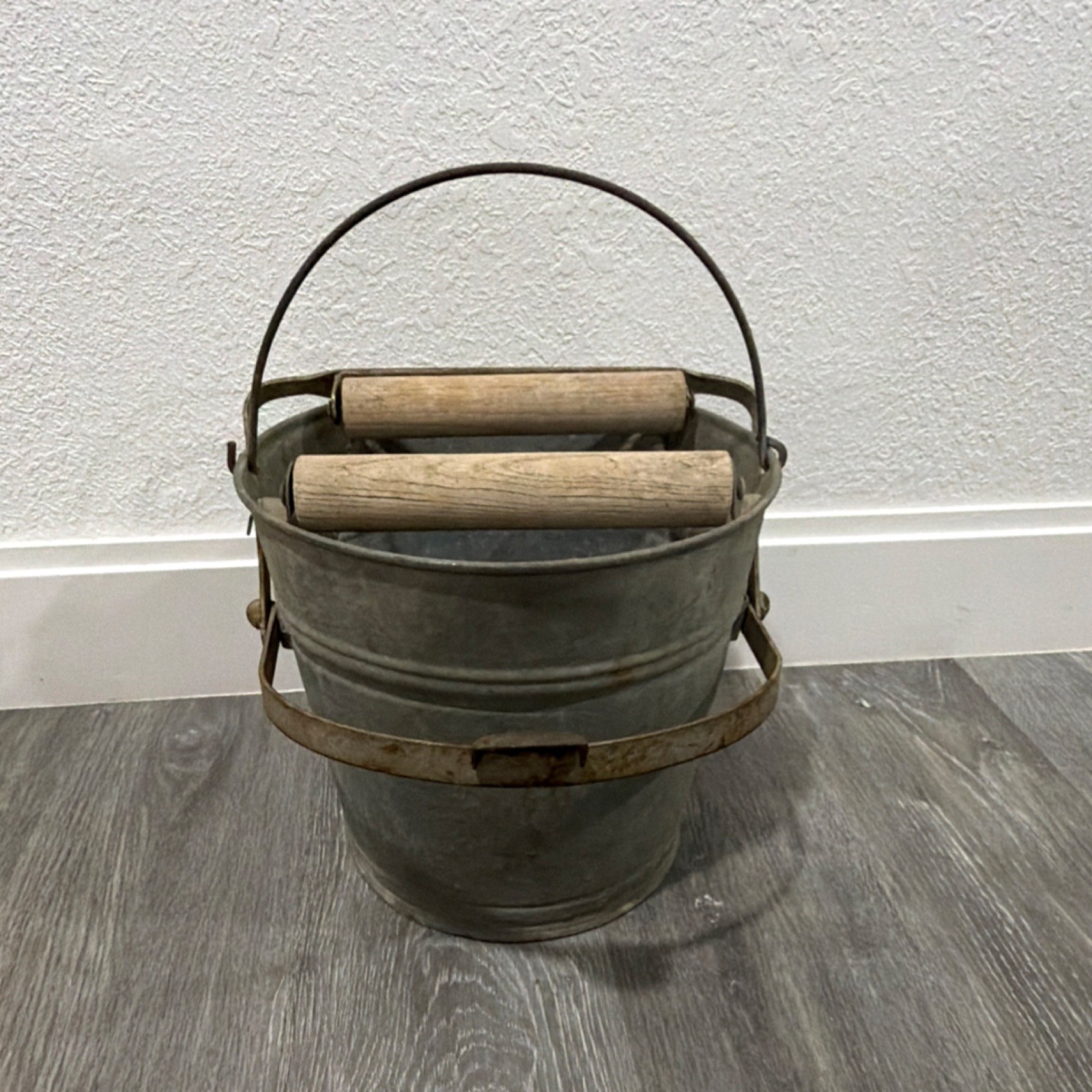 Vintage Galvanized Metal Steel Wringer Mop Bucket Pail Foot Pedal Wood Roller