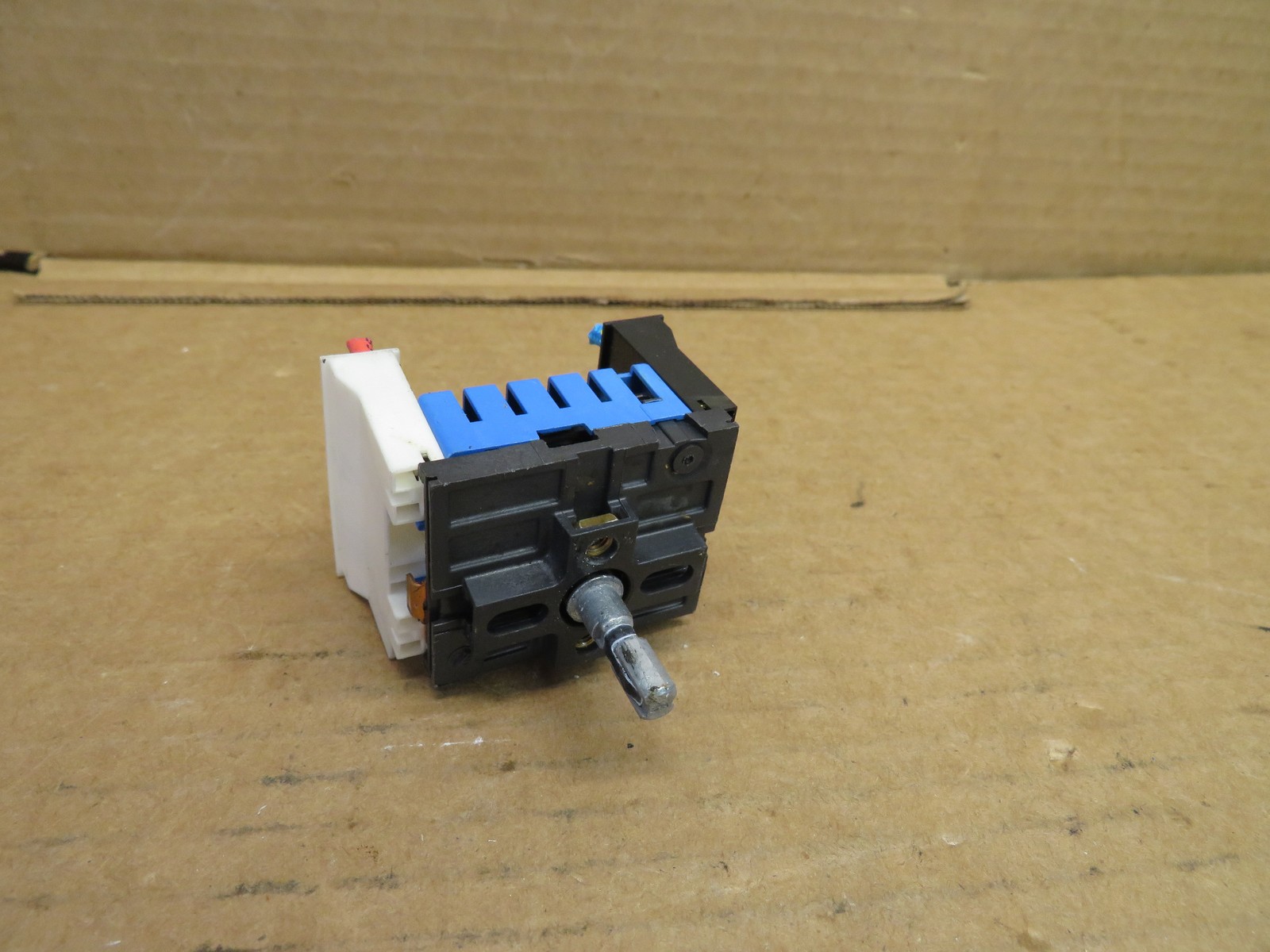 GE Range Control Switch Part # WB24X25013