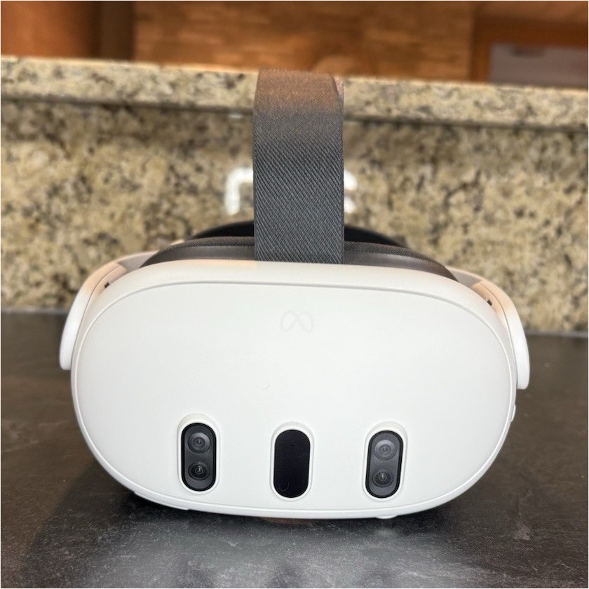 Meta Quest 3 128GB VR Bundle w/ Elite Strap Charging Dock Case Controllers