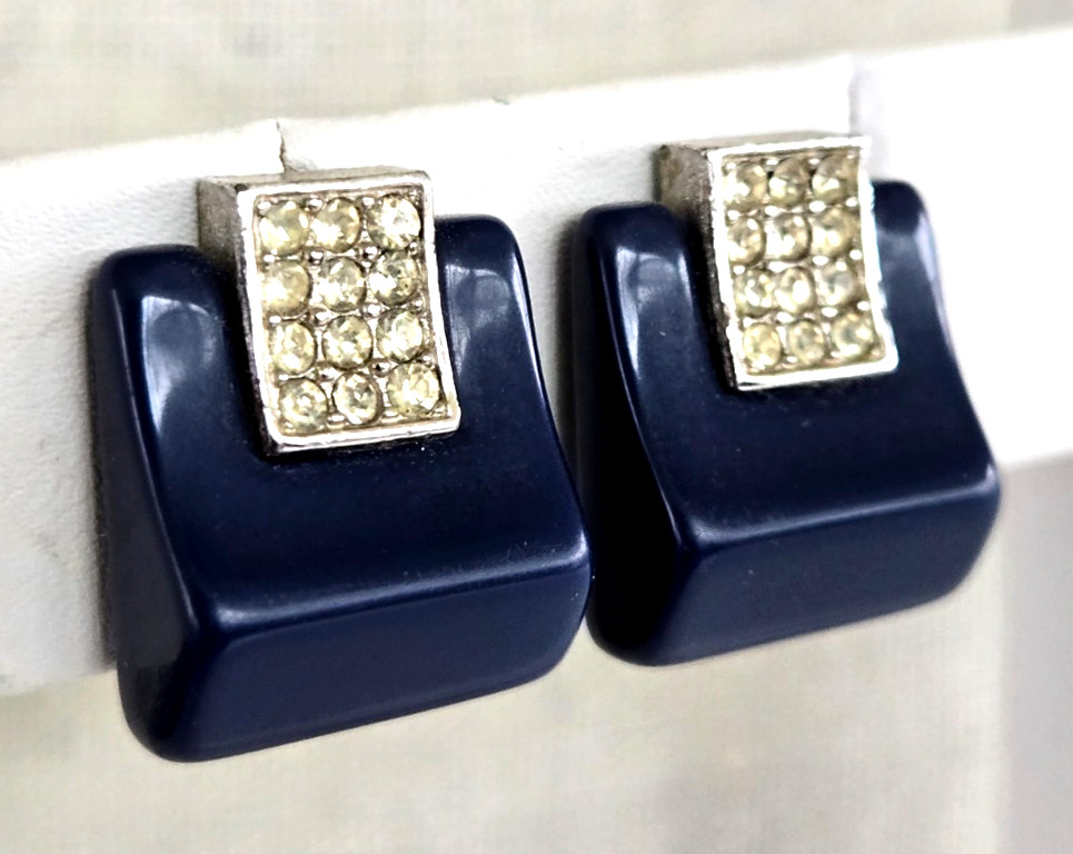 Vintage Trifari Clear Rhinestone Navy Blue Lucite Silver Tone Clip Earrings 3/4"
