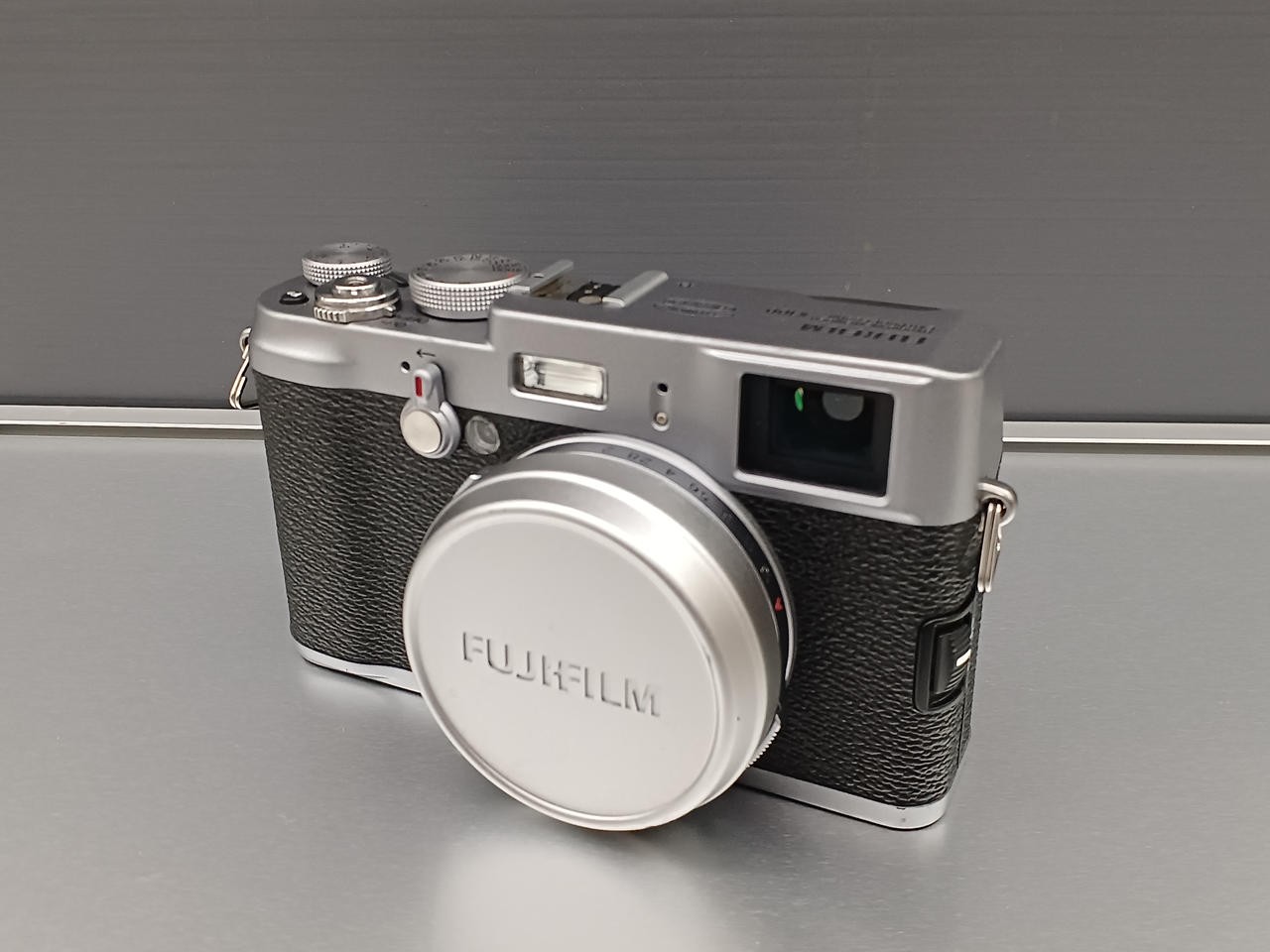 Fujifilm FinePix X100 12.3MP Digital Camera Used From Japan