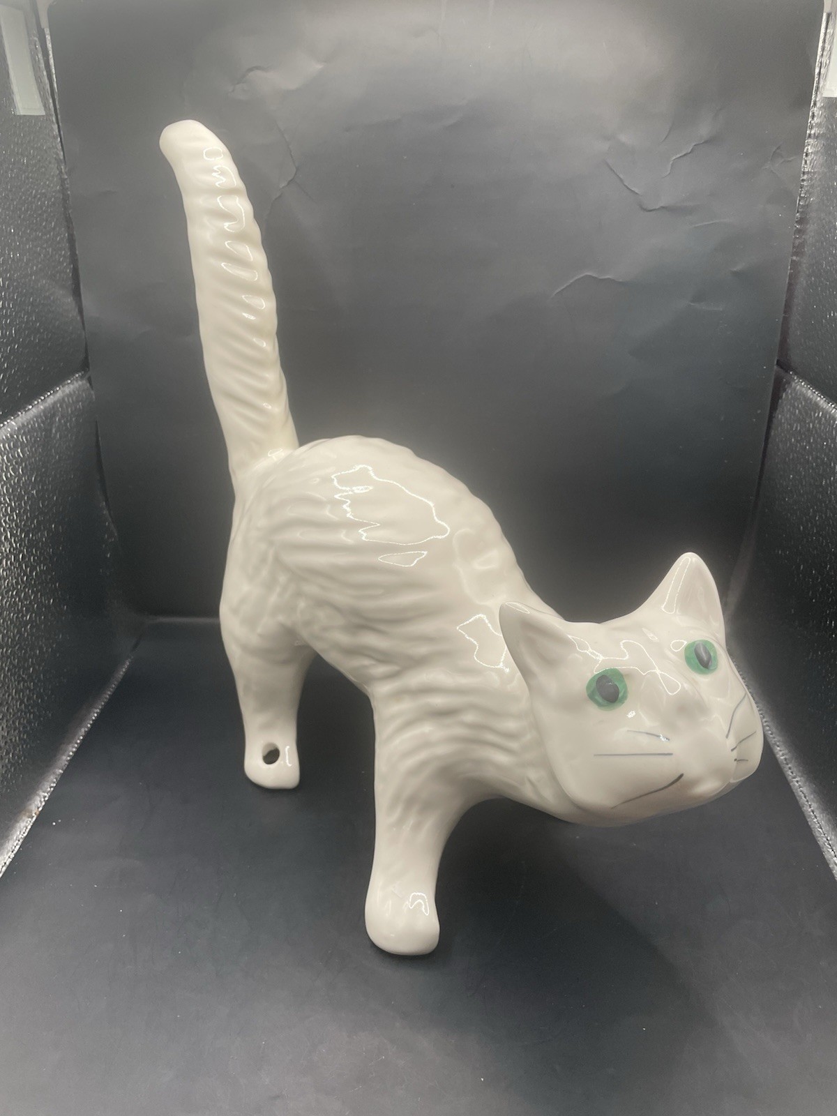 Camark Pottery Rare Vintage White Cat Climbing Figurine Green Eyes
