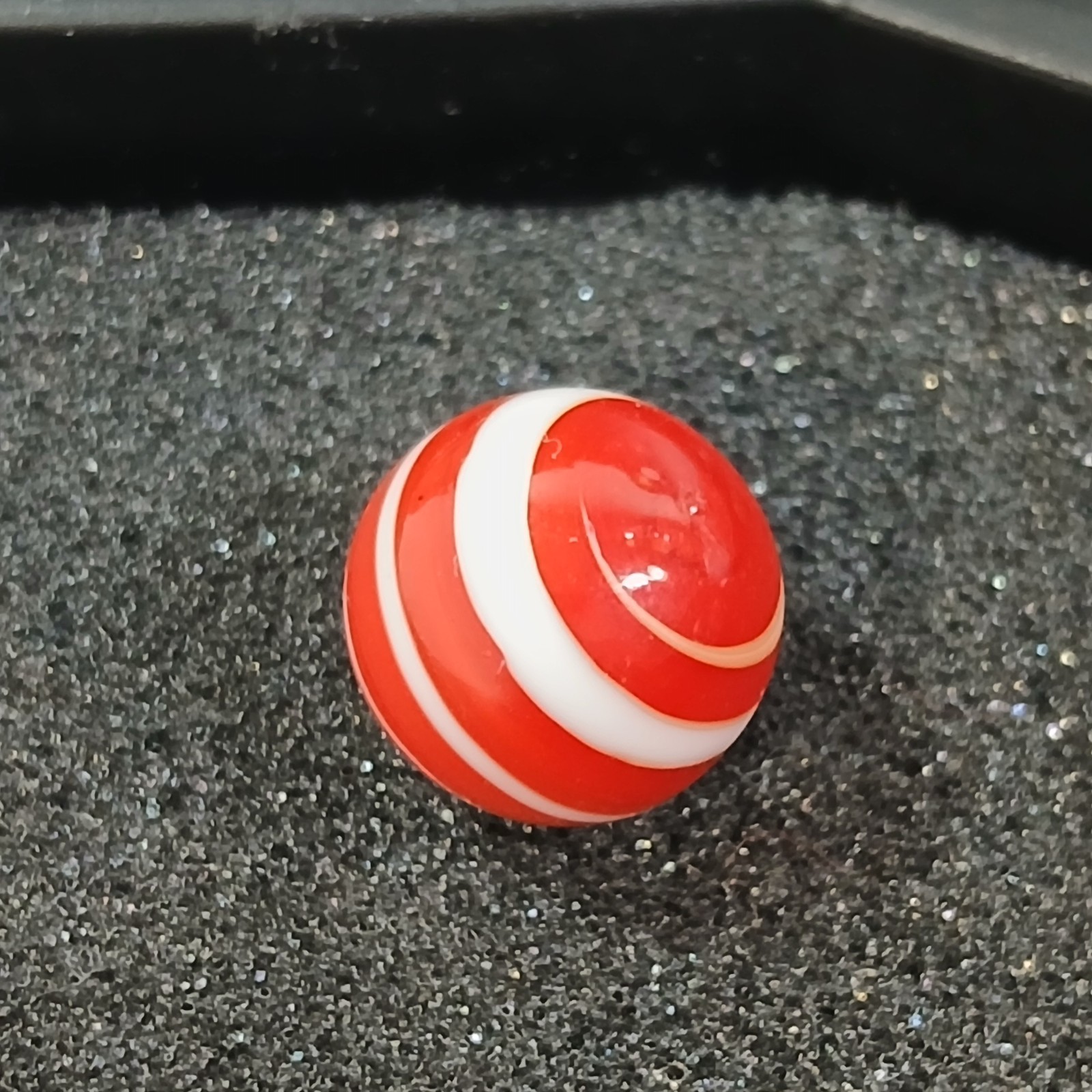 Vtg Akro Agate Shooter Solid Red White Swirl Corkscrew 5/8" Glass Marble