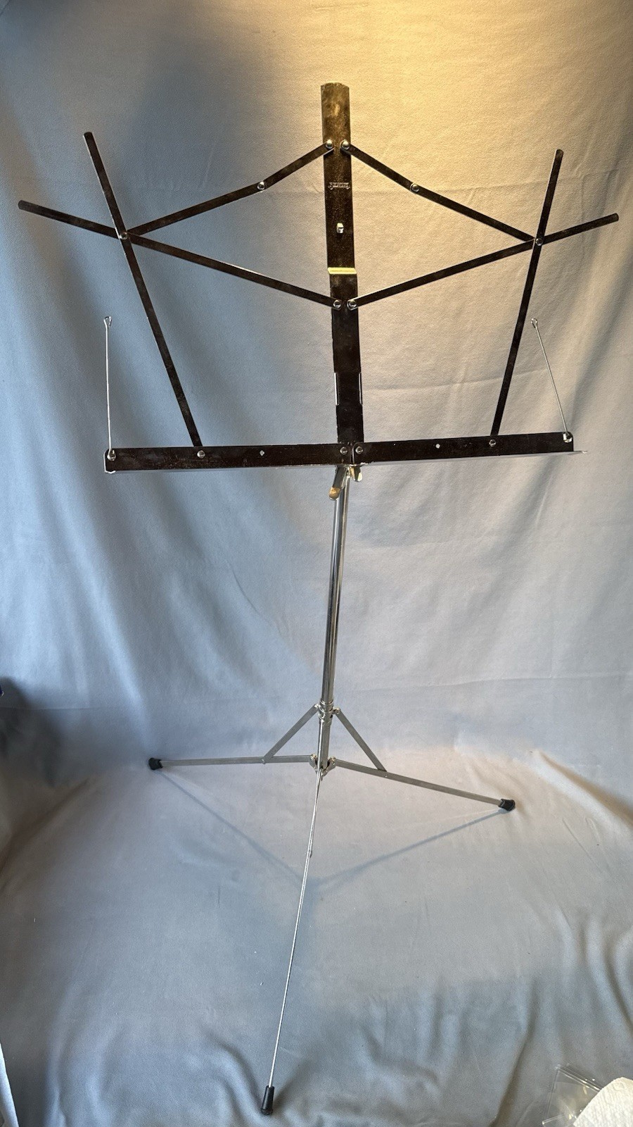 Belmonte Chrome Fold Up Adjustable Music Stand - Pre Own. Good Condition