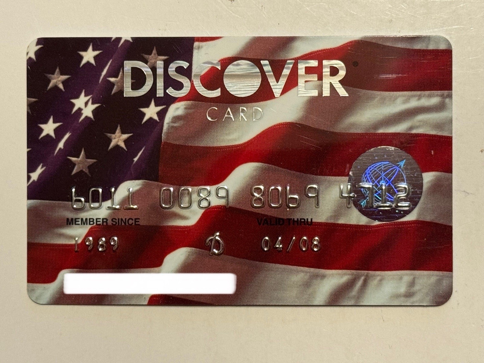 Discover Credit Card American Flag Expired in 2008 Unsigned