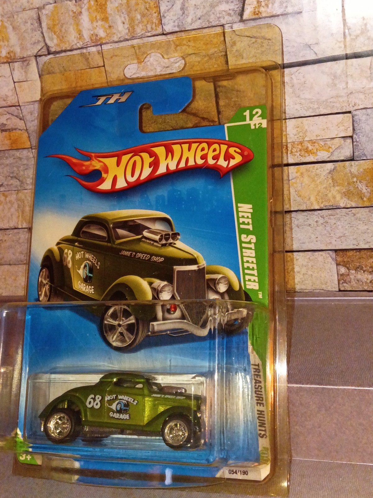 Hot Wheels,, Super  Treasure Hunt,,  " Neet Streeter". In Protecter Case